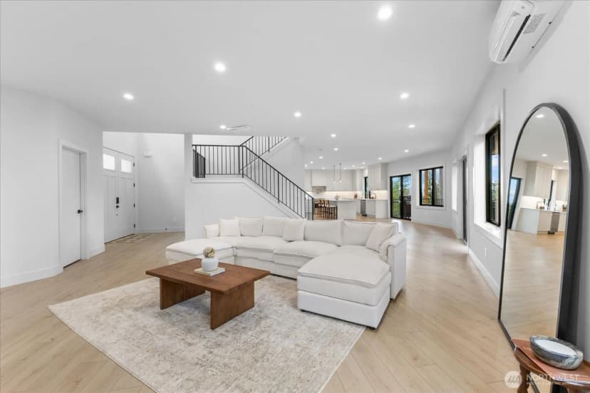 Property photo for 11 Oval Court, Bellingham photo 8
