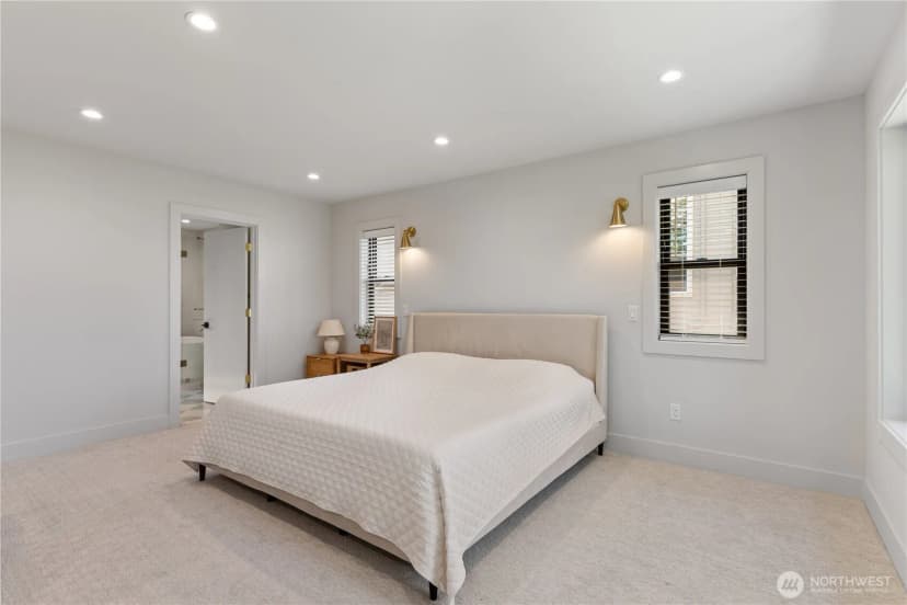 Property photo for 11 Oval Court, Bellingham photo 18