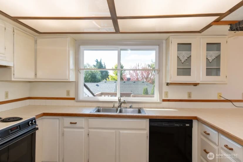 Property photo for 1127 E 6th Street, Port Angeles photo 12