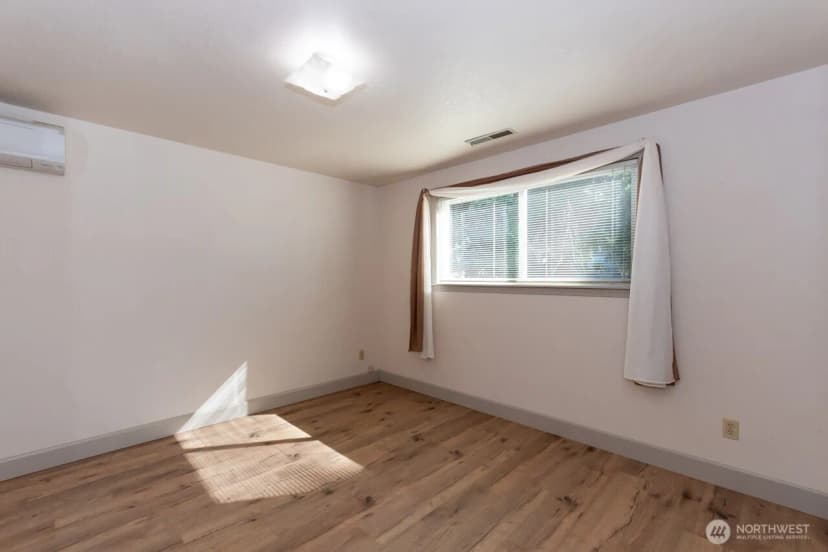 Property photo for 1127 E 6th Street, Port Angeles photo 27