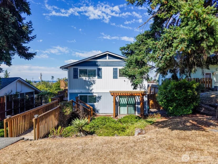 Property photo for 1127 E 6th Street, Port Angeles photo 3