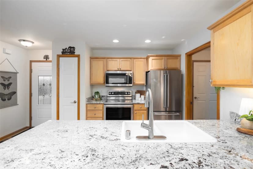 Property photo for 1182 Decatur Circle, Burlington photo 12