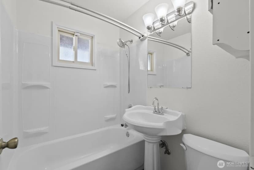 Property photo for 9701 Hipkins Road Sw, Lakewood photo 10