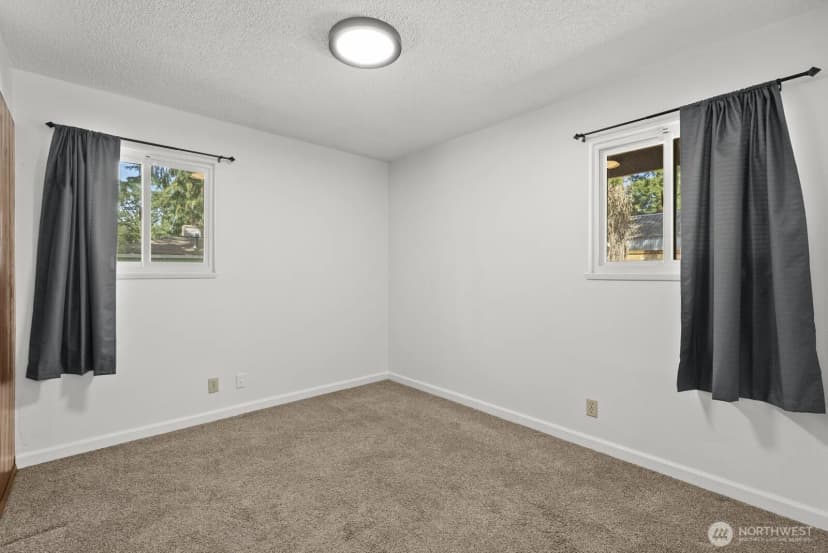 Property photo for 9701 Hipkins Road Sw, Lakewood photo 12