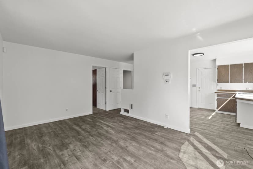 Property photo for 9701 Hipkins Road Sw, Lakewood photo 7