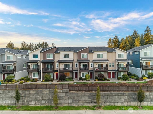 Property photo for 17537 110th Avenue E #d, Puyallup