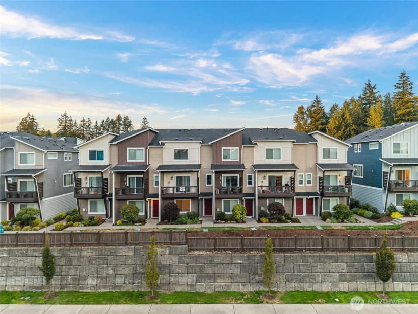 Property photo for 17537 110th Avenue E #d, Puyallup