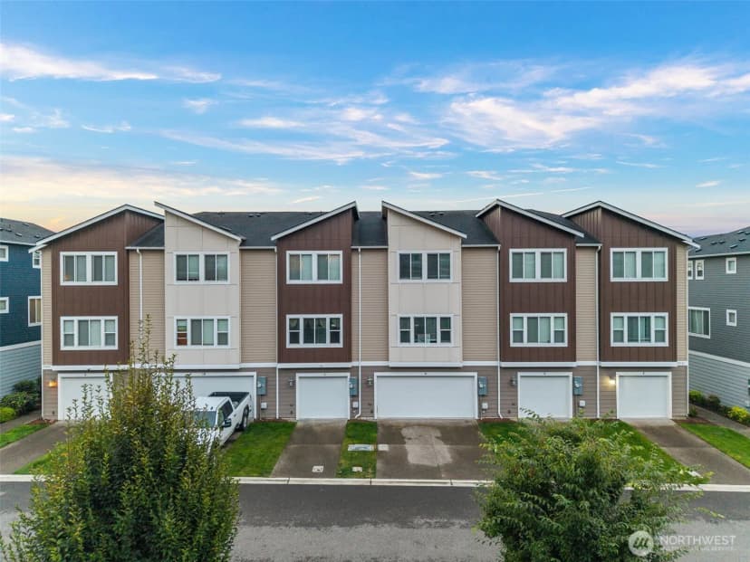 Property photo for 17537 110th Avenue E #d, Puyallup photo 2
