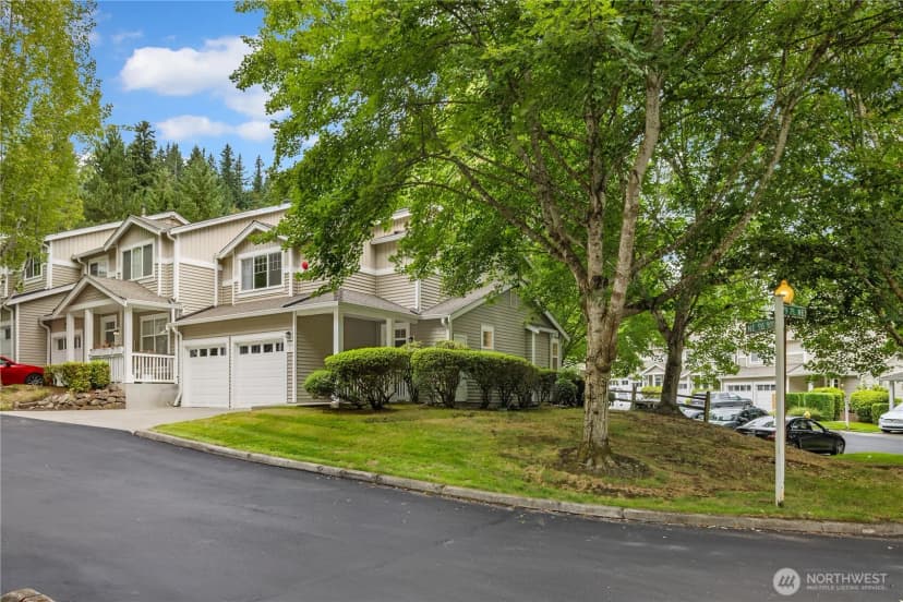 Property photo for 17824 Ne 96th Way #3, Redmond photo 2