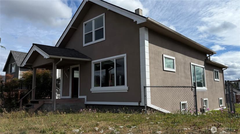 Property photo for 2005 Rockefeller, Everett