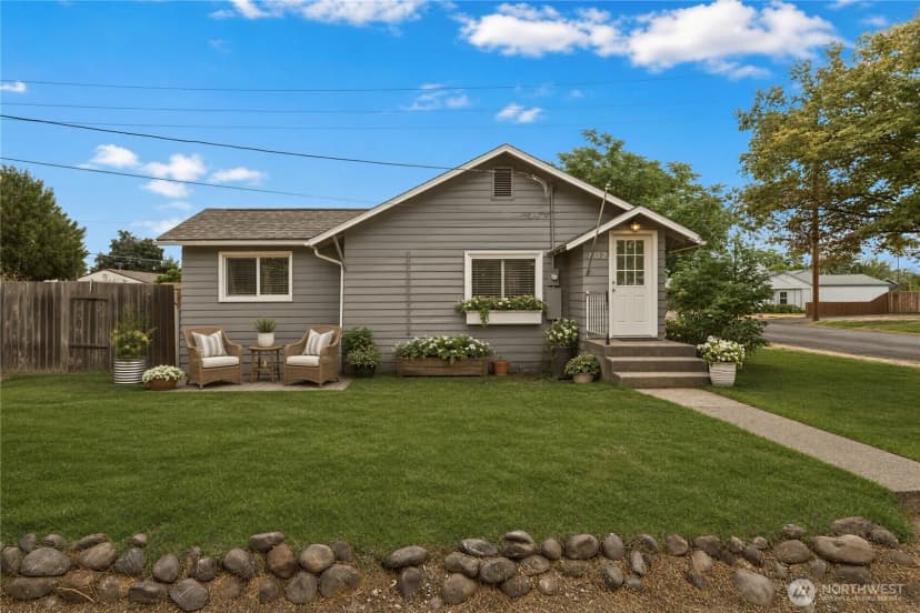 Property photo for 702 Lewis St, Walla Walla photo 2