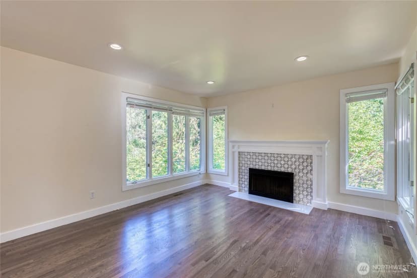 Property photo for 14129 229th Drive Se, Issaquah photo 12