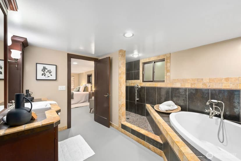 Property photo for 6238 25th Avenue Ne, Seattle photo 24