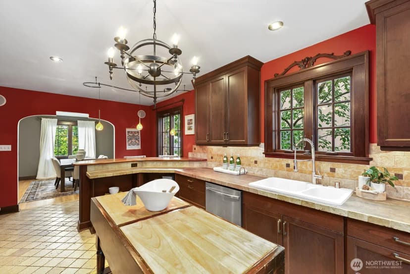Property photo for 6238 25th Avenue Ne, Seattle photo 11
