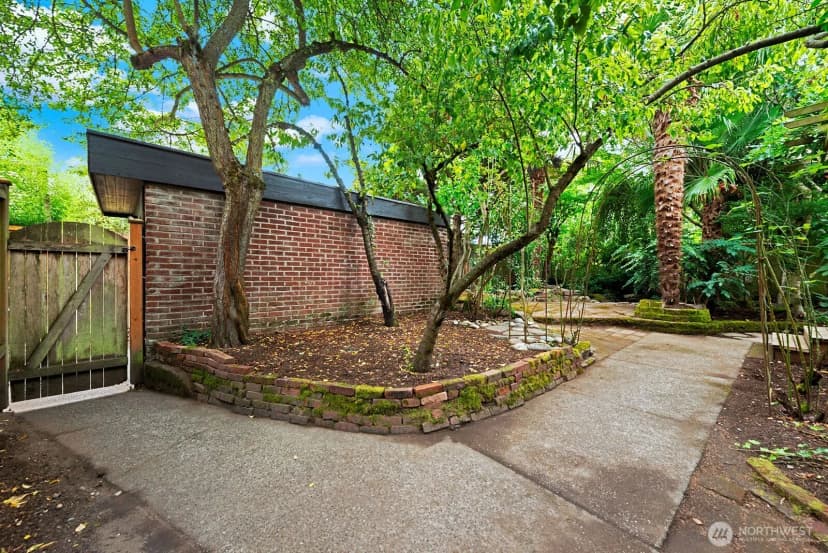 Property photo for 6238 25th Avenue Ne, Seattle photo 32