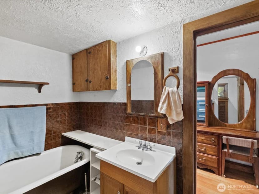 Property photo for 20016 Menzel Lake Road, Granite Falls photo 12