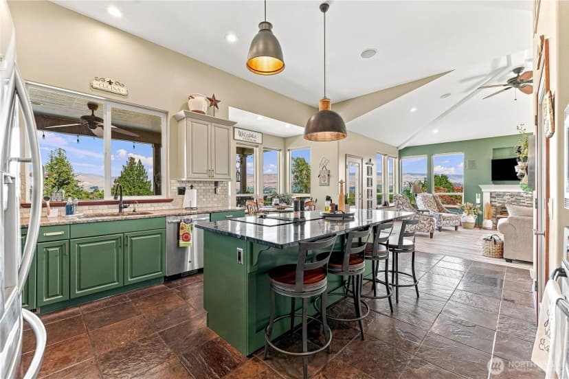 Property photo for 1506 Anton, Wenatchee photo 11
