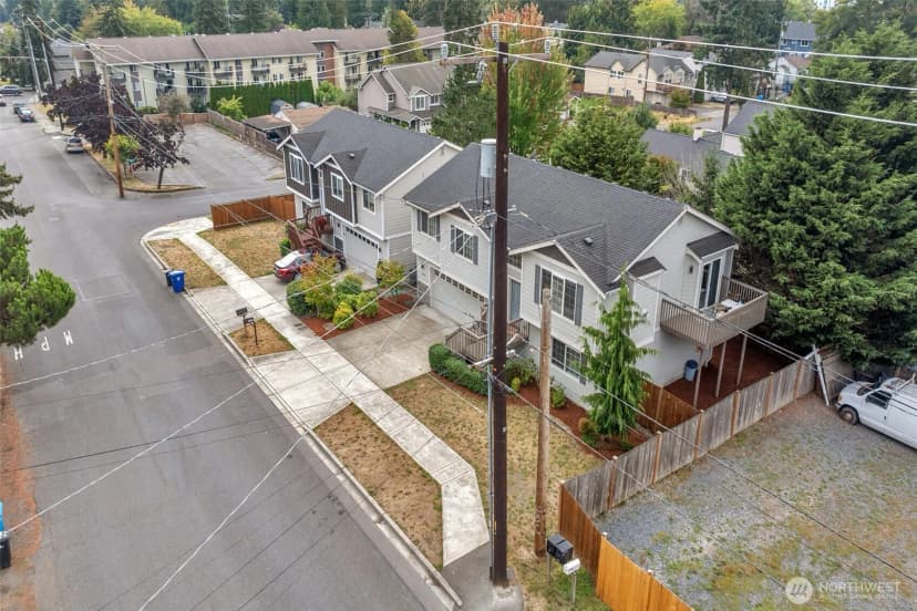 Property photo for 14609 20th Avenue Ne #2, Shoreline photo 31