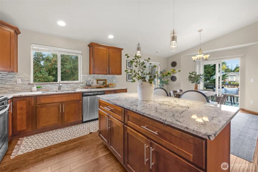 Property photo for 14609 20th Avenue Ne #2, Shoreline photo 13
