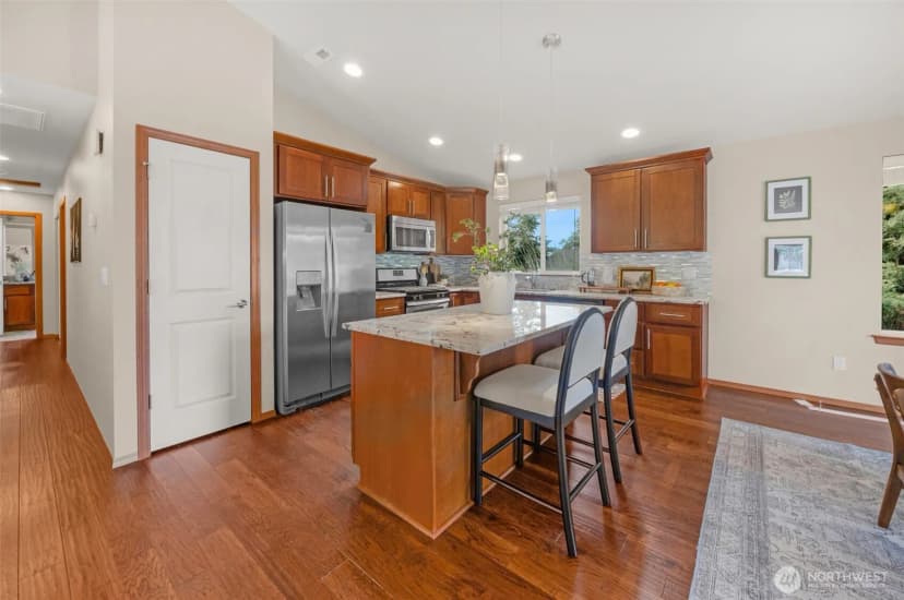 Property photo for 14609 20th Avenue Ne #2, Shoreline photo 16