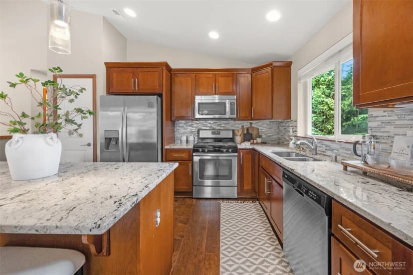 Property photo for 14609 20th Avenue Ne #2, Shoreline photo 14