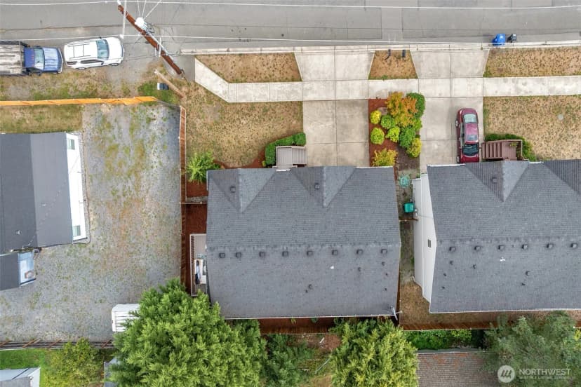 Property photo for 14609 20th Avenue Ne #2, Shoreline photo 32