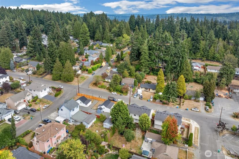 Property photo for 14609 20th Avenue Ne #2, Shoreline photo 37