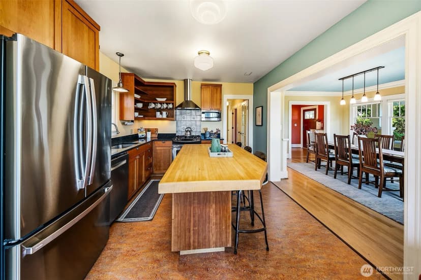 Property photo for 2502 18th Avenue S, Seattle photo 15