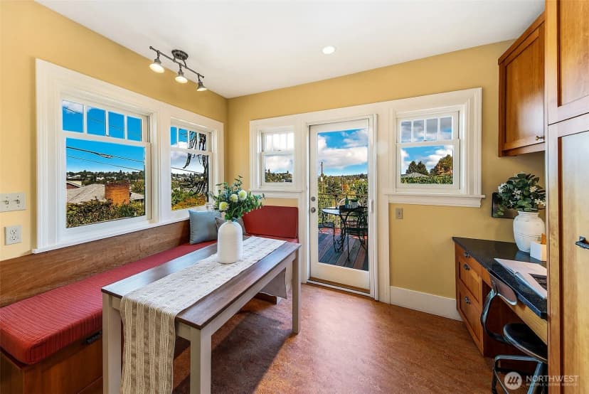 Property photo for 2502 18th Avenue S, Seattle photo 11