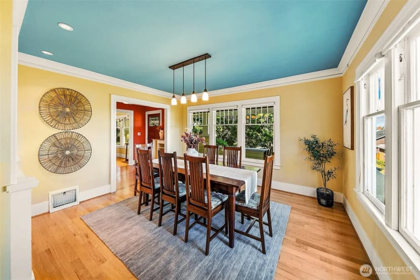 Property photo for 2502 18th Avenue S, Seattle photo 5
