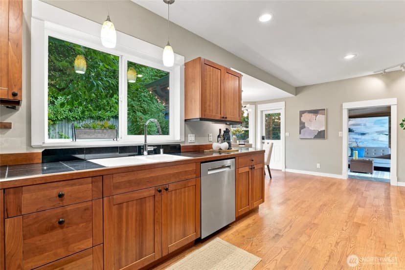 Property photo for 2110 N 86th Street, Seattle photo 10
