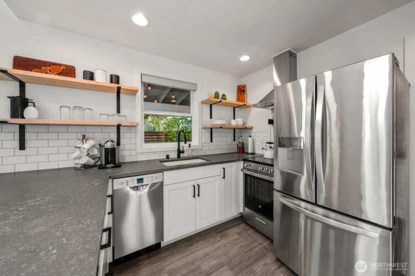 Property photo for 3105 Sw Elmgrove Street, Seattle photo 8