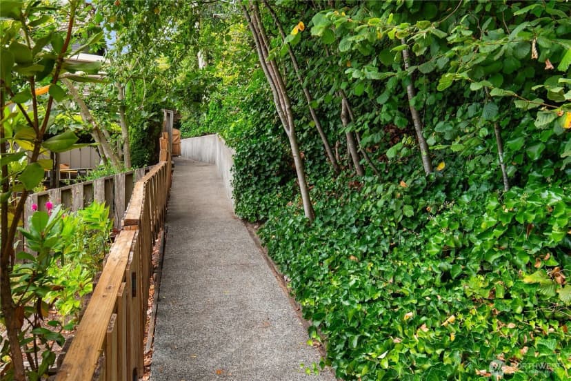 Property photo for 11441 Arroyo Beach Place Sw, Seattle photo 33