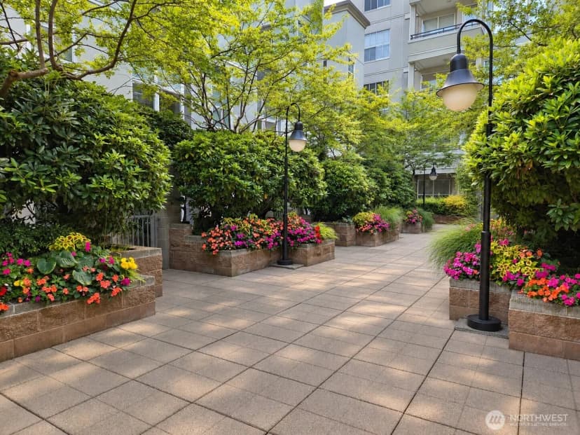 Property photo for 10045 Ne 1st Street #124, Bellevue photo 29
