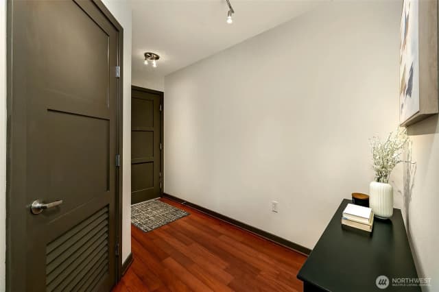 Property photo for 413 Ne 70th Street #301, Seattle photo 4