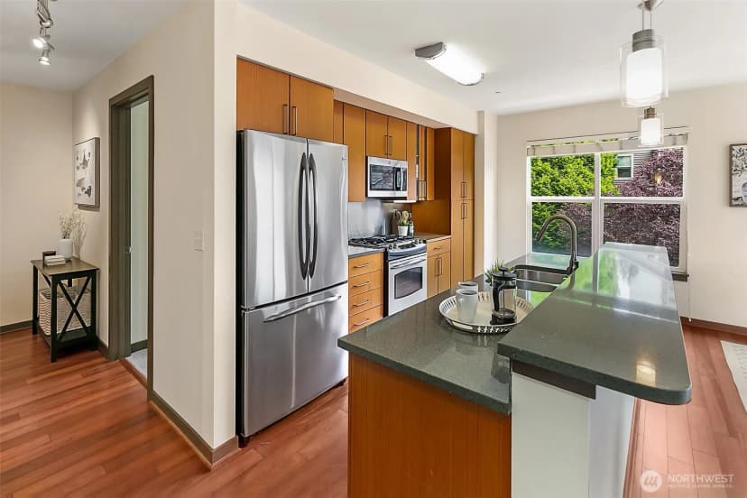 Property photo for 413 Ne 70th Street #301, Seattle photo 13