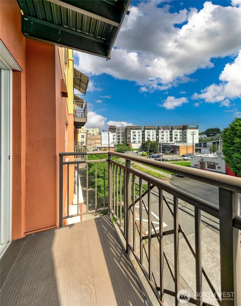 Property photo for 413 Ne 70th Street #301, Seattle photo 15