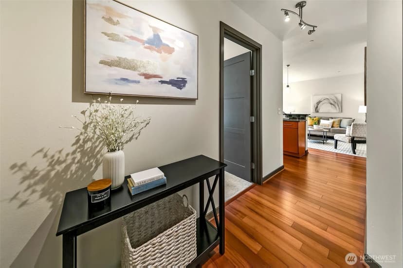 Property photo for 413 Ne 70th Street #301, Seattle photo 6
