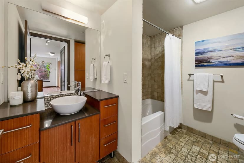 Property photo for 413 Ne 70th Street #301, Seattle photo 19