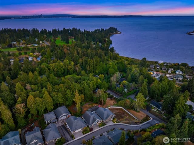 Property photo for 614 Landmark Court Ne, Bainbridge Island photo 5