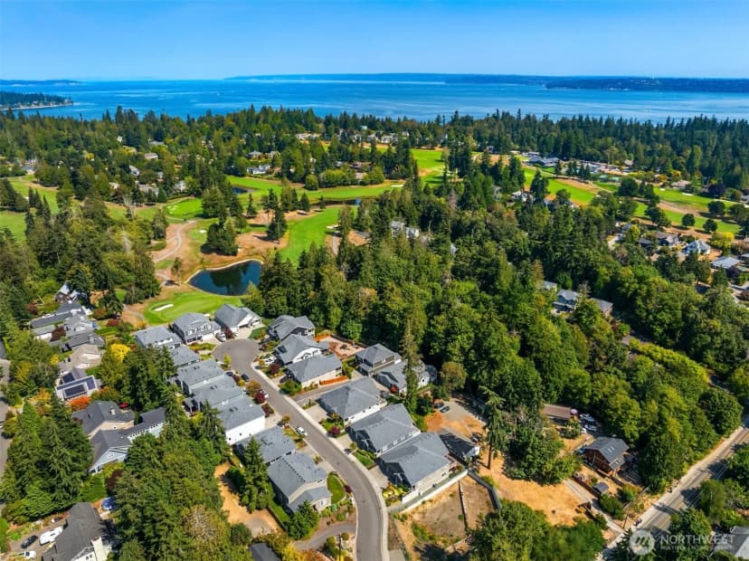 Property photo for 614 Landmark Court Ne, Bainbridge Island photo 6