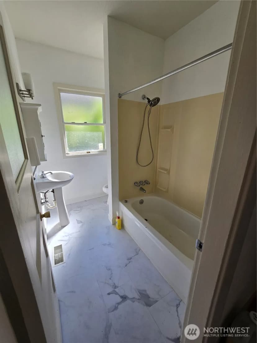 Property photo for 3456 23rd Avenue W, Seattle photo 11