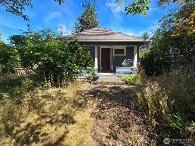 Property photo for 3456 23rd Avenue W, Seattle photo 2