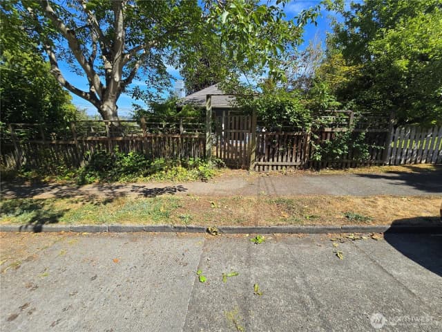 Property photo for 3456 23rd Avenue W, Seattle photo 3