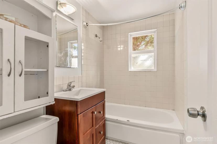 Property photo for 17024 8th Avenue Ne, Shoreline photo 16