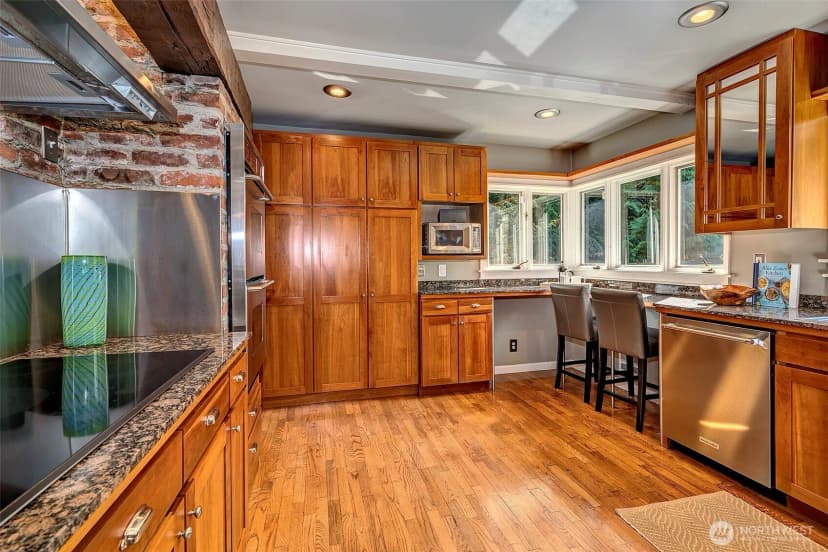 Property photo for 17410 44th Avenue Ne #ne, Lake Forest Park photo 11