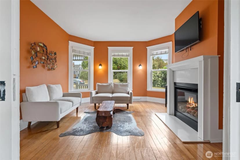 Property photo for 1921 44th Avenue Sw, Seattle photo 5