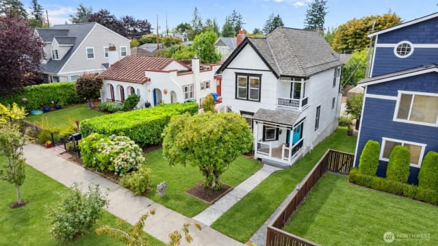 Property photo for 1921 44th Avenue Sw, Seattle