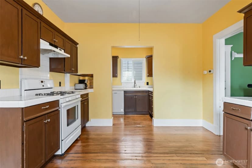 Property photo for 1921 44th Avenue Sw, Seattle photo 11