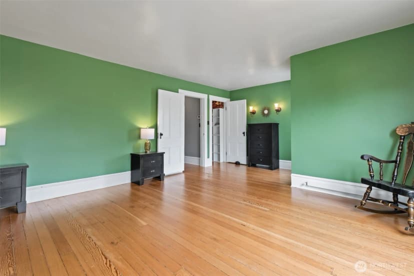 Property photo for 1921 44th Avenue Sw, Seattle photo 17